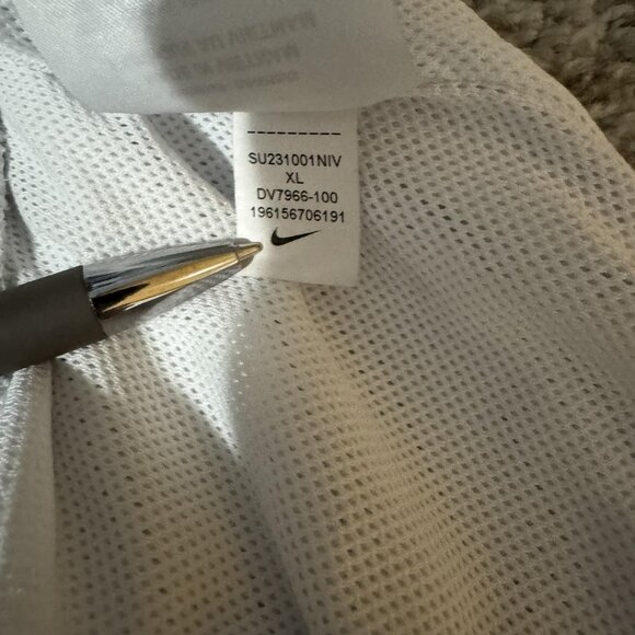 Nike Shorts Womens XL White Mesh Dri Fit Running Athletic Gym DV7966-100 - Picture 5 of 8